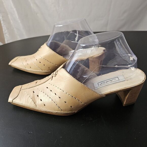 JANET D leather Tan Mules Sz 40 9.5 Clogs Square Toe Block Heel - Picture 1 of 8